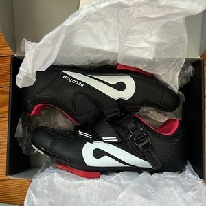 Gently used Peloton cycling shoes sz 41